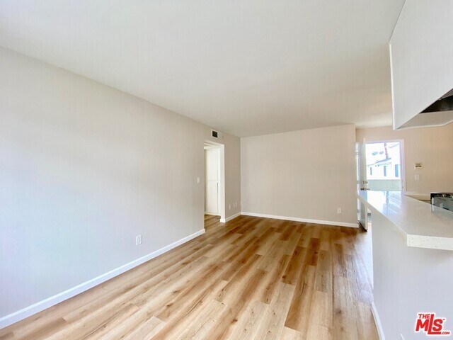 Building Photo - 1540 N Bronson Ave