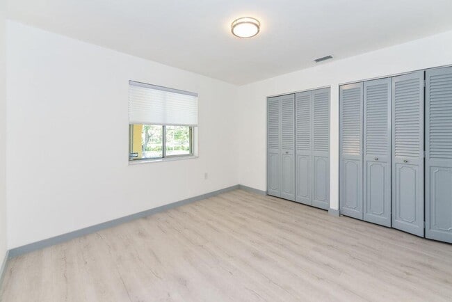 Foto del edificio - 848 SW 9th St Cir