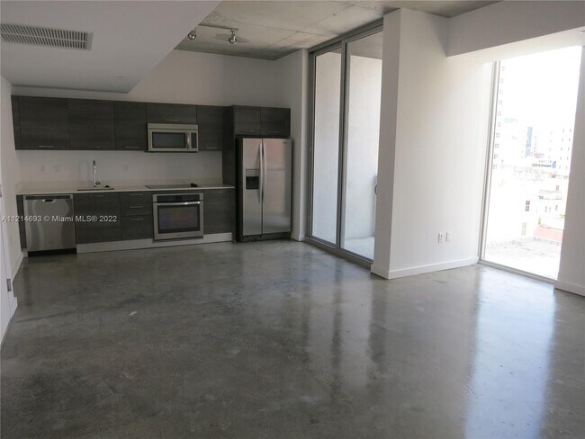 Foto del edificio - 151 SE 1st St