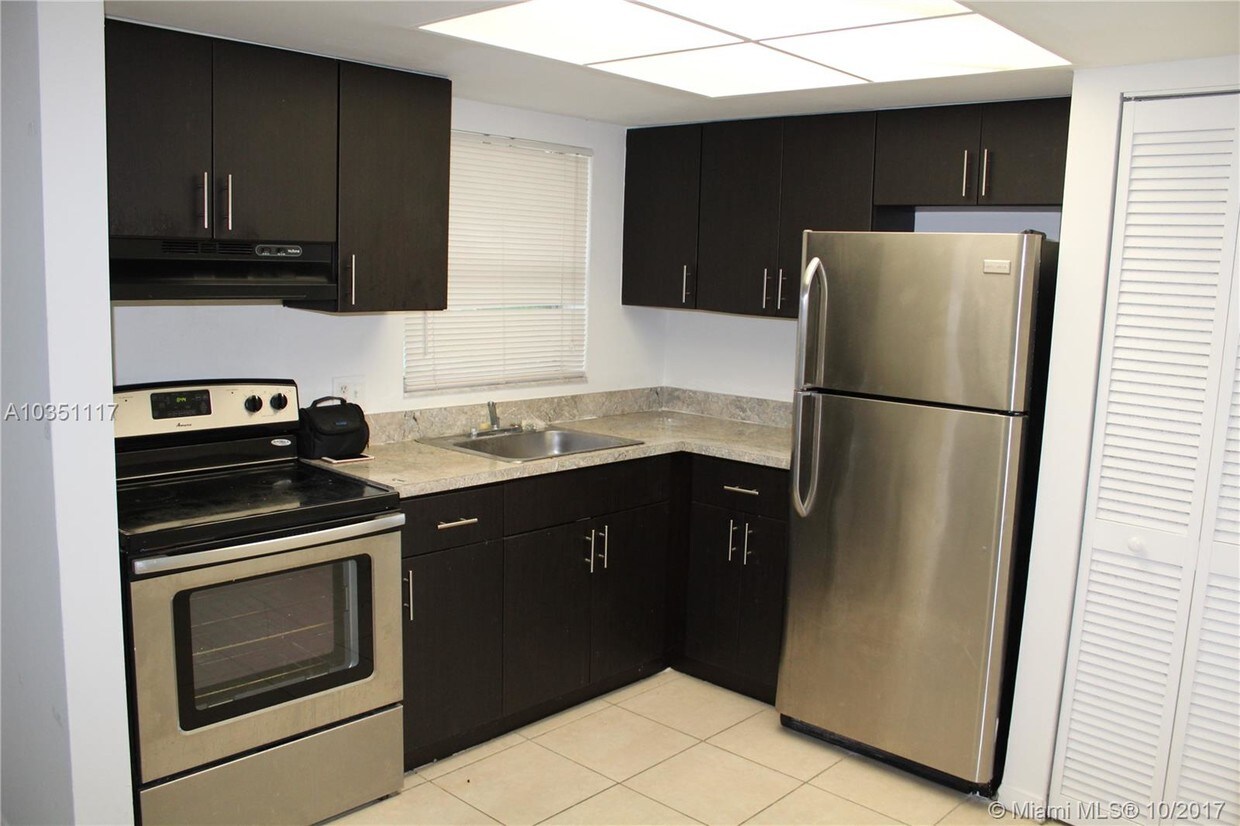 101 NE 41st St, Oakland Park, FL 33334 Condo for Rent in Oakland Park