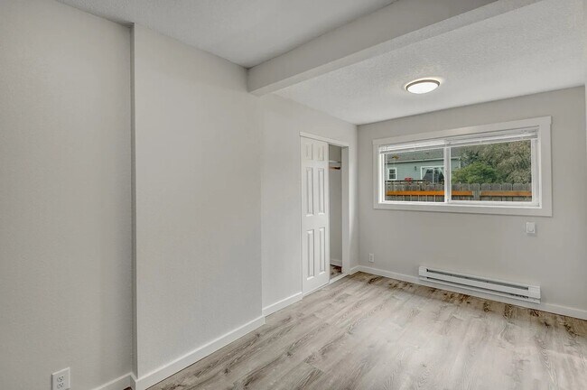 Foto del edificio - 6026 NE Simpson St