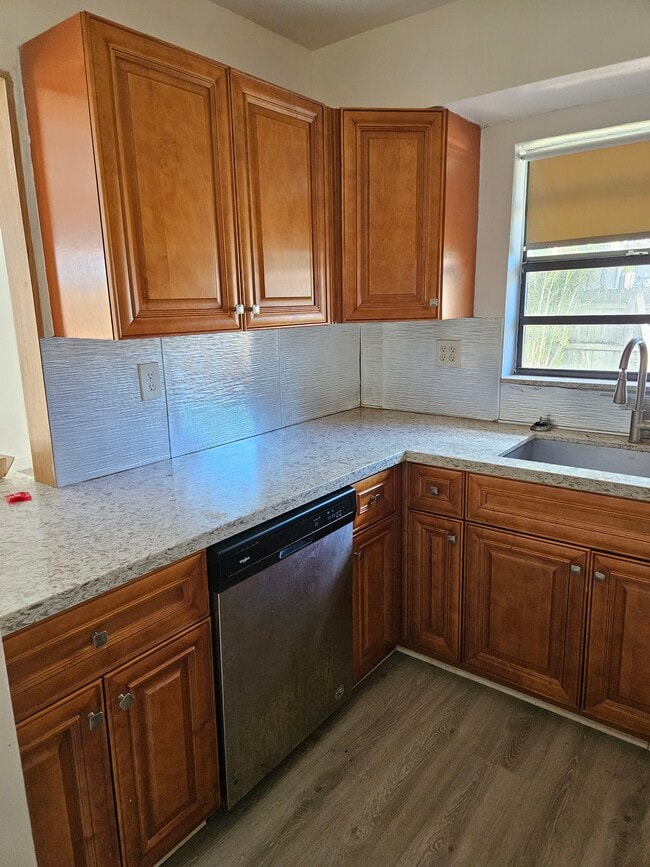 Building Photo - 6231 SW 37th Ct