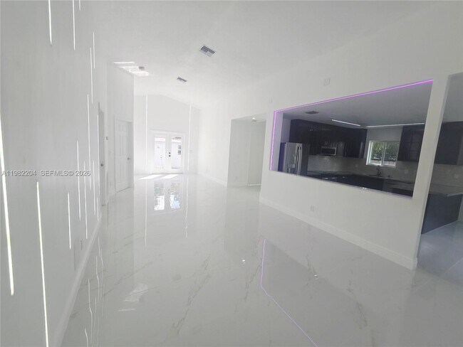 Foto del edificio - 4490 SW 19th St