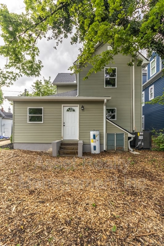 Building Photo - 1209 Forest Ave