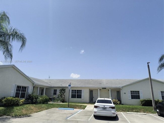 Foto del edificio - 21250 NE 9th Ct