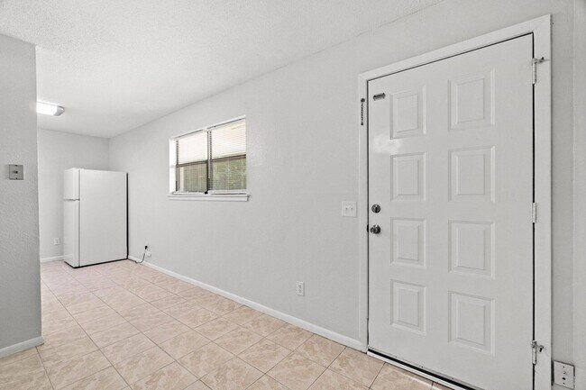 Foto del edificio - 248 Four Mile Rd