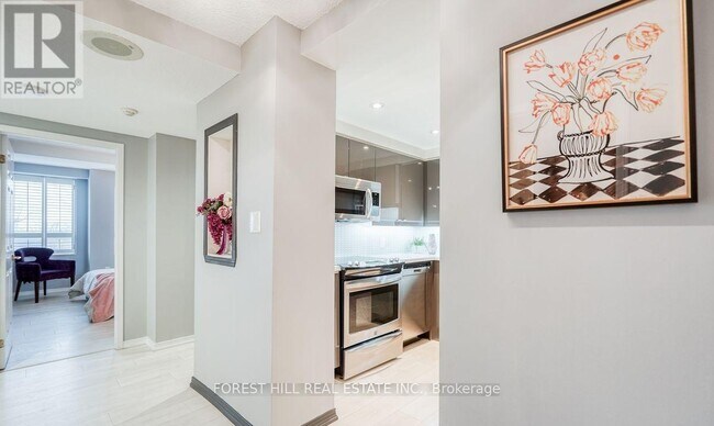 Photo du bâtiment - 1818-1818 Bayview Ave