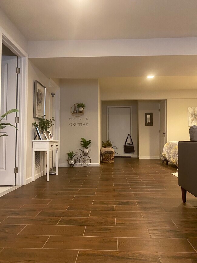 9414 Hidden View Ln Unit Studio Apartment, Laurel, MD 20723 Apartments in Laurel, MD