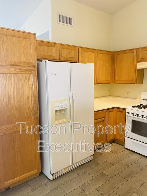 Foto del edificio - 7905 S Danforth Ave