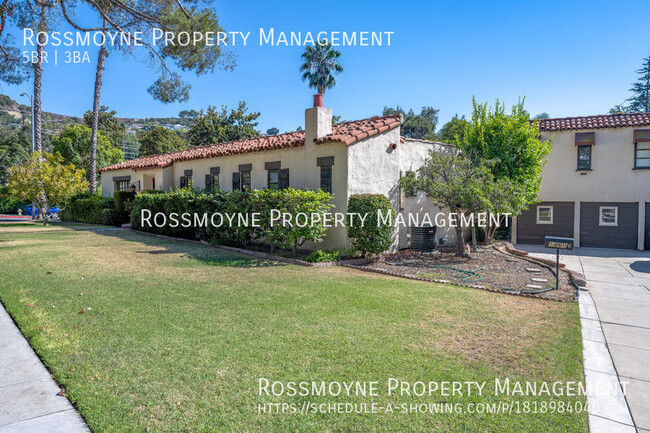 Building Photo - 5 Bedroom Spanish Style Main House plus de...