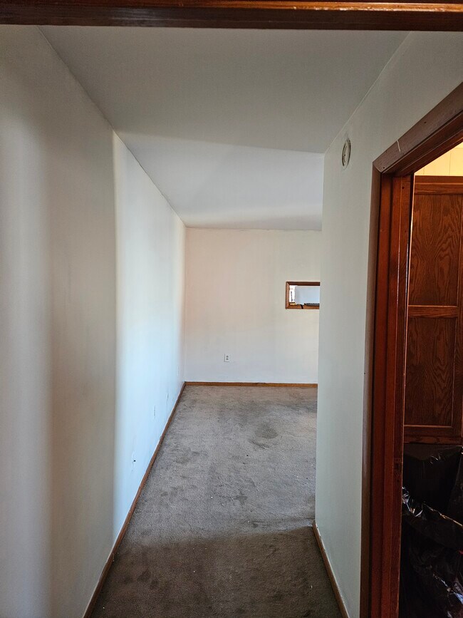 Foto del edificio - 307 Laurel Blvd