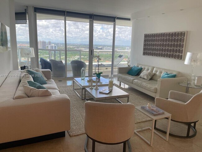 Foto del edificio - 21205 Yacht Club Dr