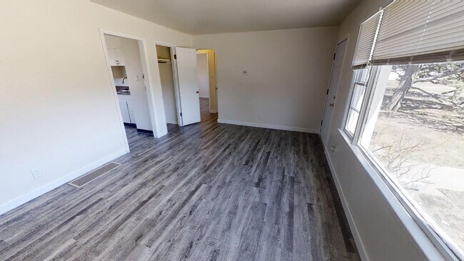 Building Photo - 1218 Janes Ln