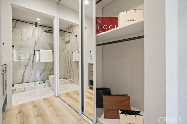 Foto del edificio - 21400 Burbank Blvd