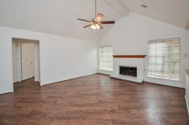 Building Photo - 1631 Berkoff Dr