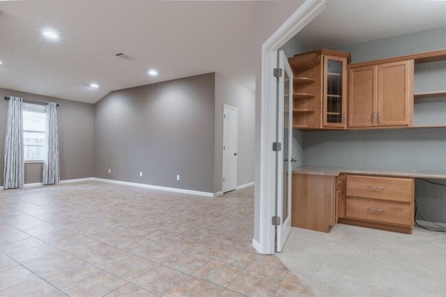 Building Photo - 9408 Castle Pines Dr