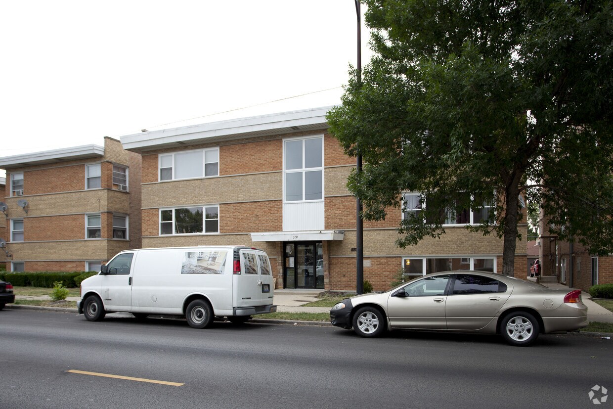 Foto del edificio - 3737 N Harlem Ave