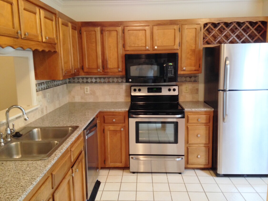 Primary Photo - 9821 Siegen Ln