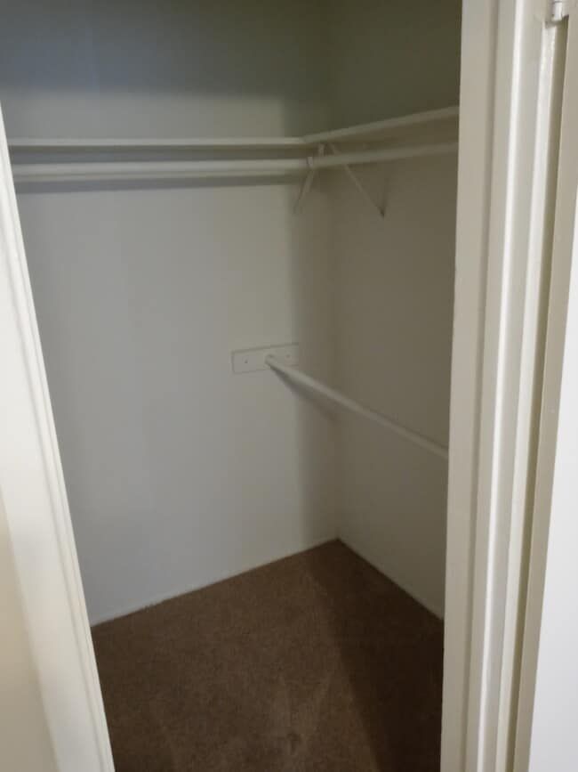 Building Photo - Walnut Villas Apartment