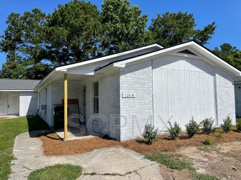 Primary Photo - 124 Langley Dr