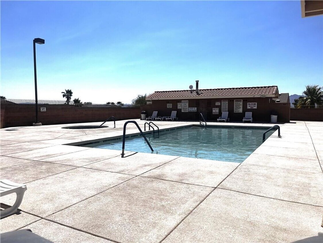 Foto del edificio - Clean 2 bedroom/2bth home in Sunrise Vistas