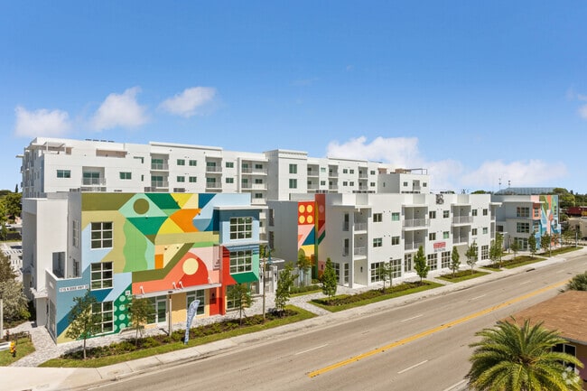 Primary Photo - Deco Green Apartments