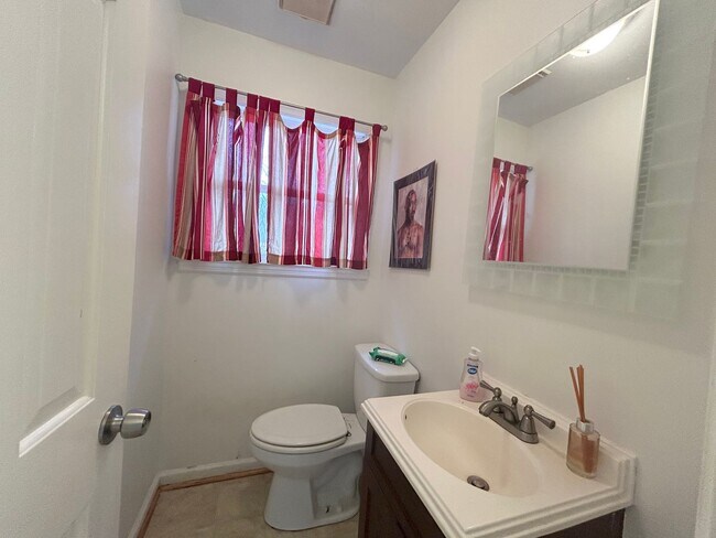 Foto del edificio - Spacious Home in Blacksburg VA.