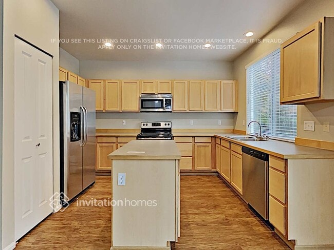Building Photo - 7020 142nd Pl SE