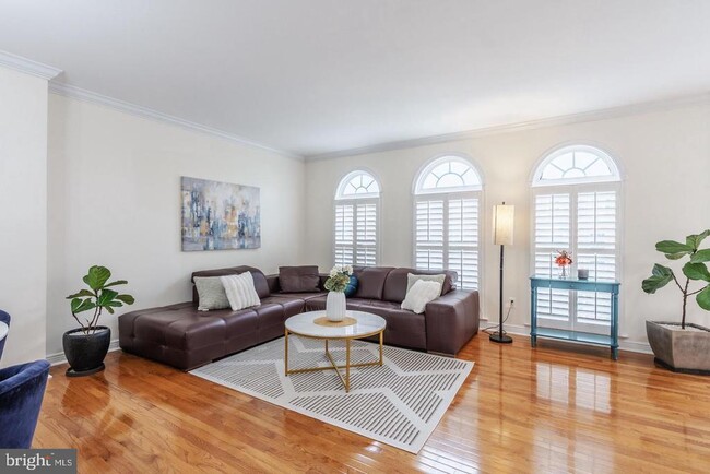 Foto del edificio - 4592 Barringer Pl