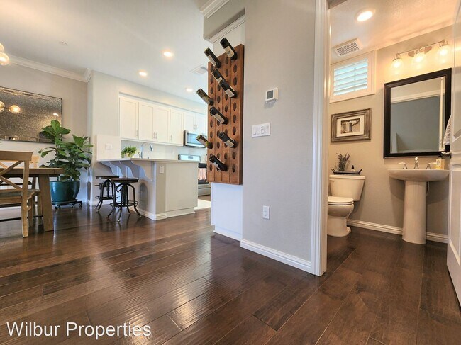 Building Photo - 2 br, 2.5 bath House - 3905 Pyramid Way
