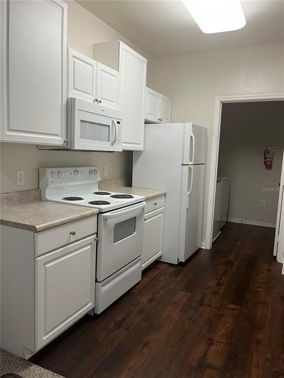 Building Photo - 7010 Hemingway Cir