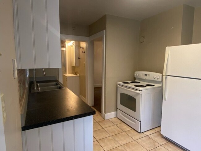 Building Photo - 373 S 100 E