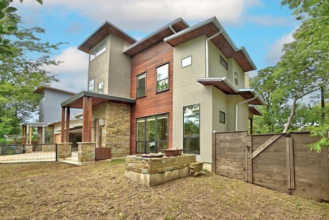 Foto del edificio - 308 Terrace Dr