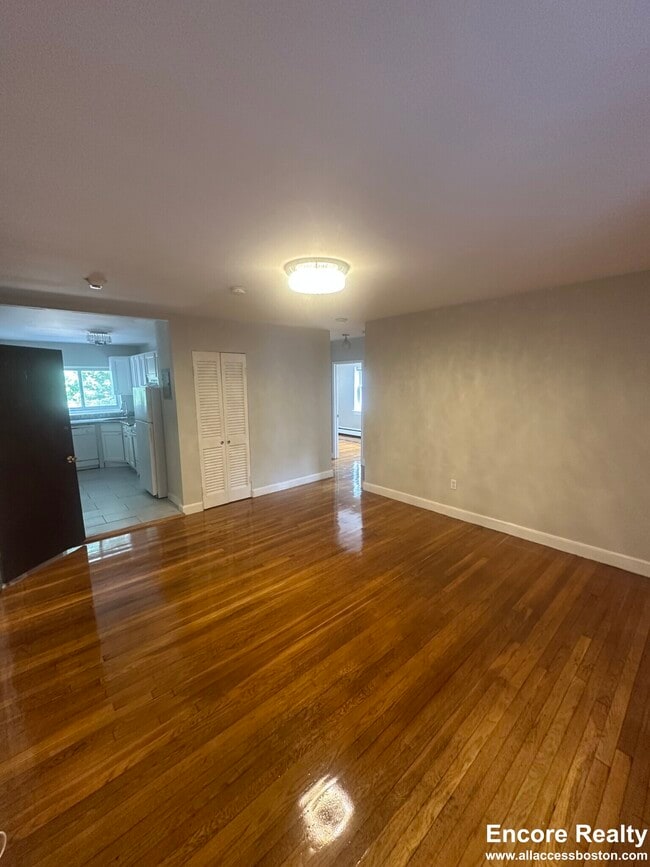 Building Photo - 63 Selkirk Rd