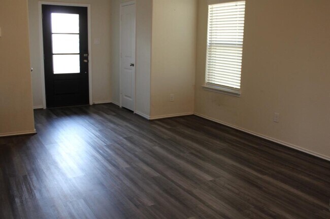 Foto del edificio - 9810 Copper Ranch Trail