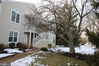 Building Photo - 2604 Beacon Hill Dr