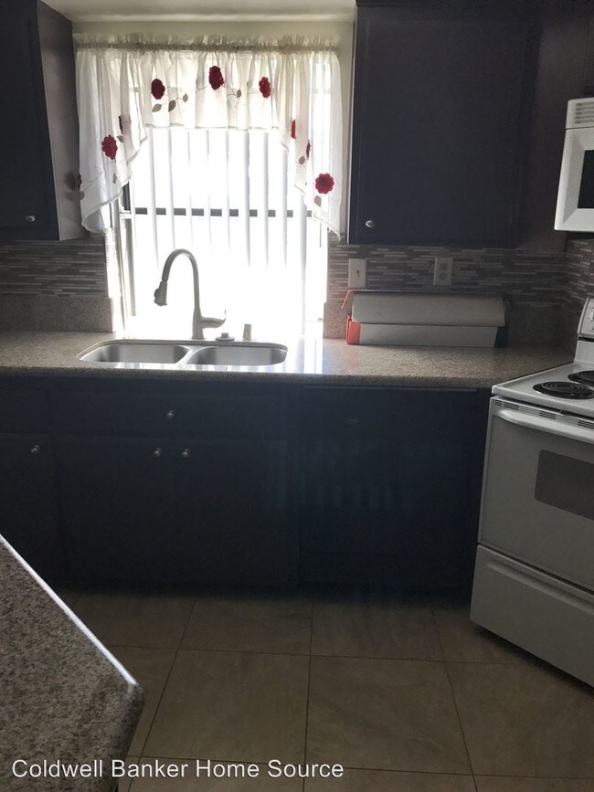 Building Photo - 16750 Green Tree Blvd