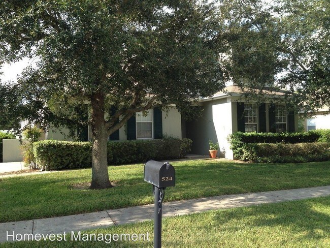 Foto del edificio - 524 Hiawatha Palm Pl