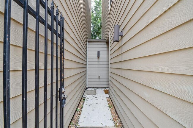 Building Photo - 5313 Avenue J
