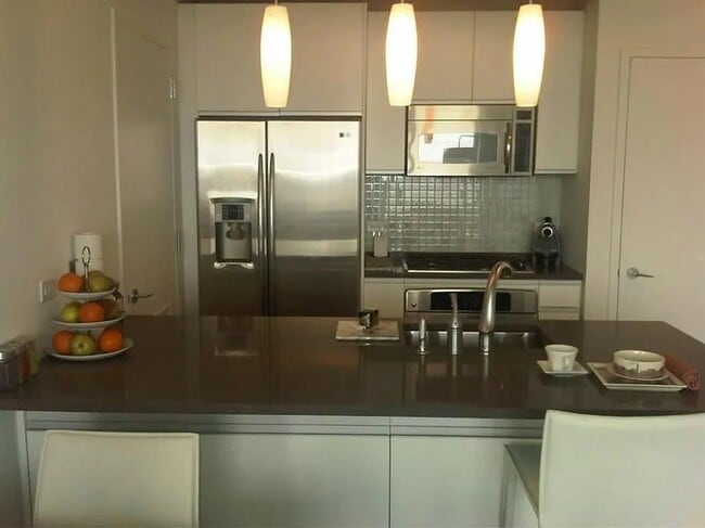 Building Photo - 306 Gold St