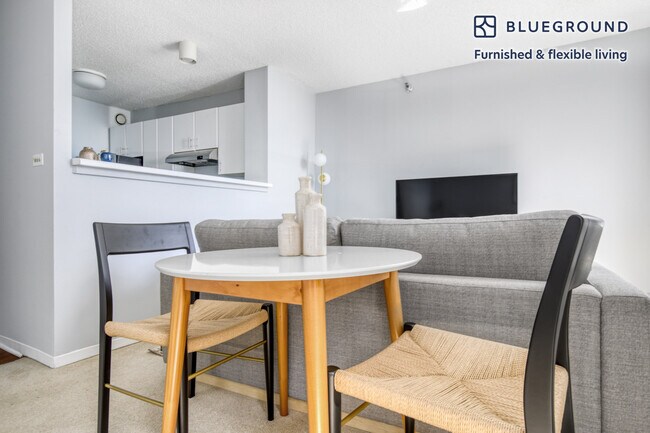 Foto del edificio - 445 E Ohio St