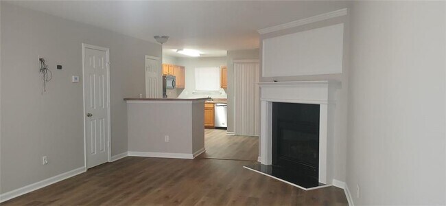 Foto del edificio - 757 Crestwell Cir