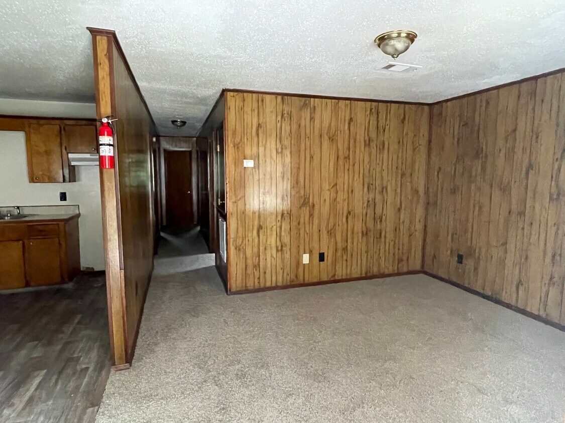 Building Photo - 140 Eastover Dr