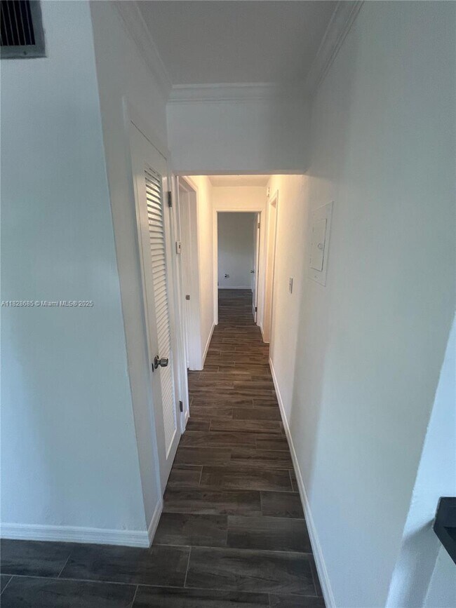 Foto del edificio - 8701 SW 141st St
