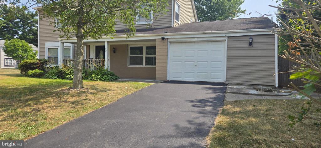Foto principal - 52 Barker Ln