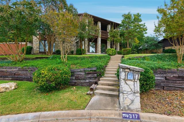 Foto del edificio - 317 Chandler Lake Ct