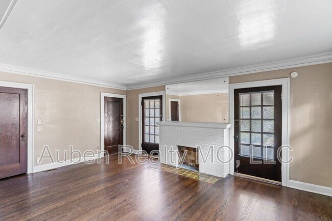 Foto del edificio - 5303 Charlotte St