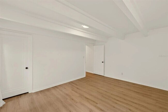 Foto del edificio - 925 16th Ave N