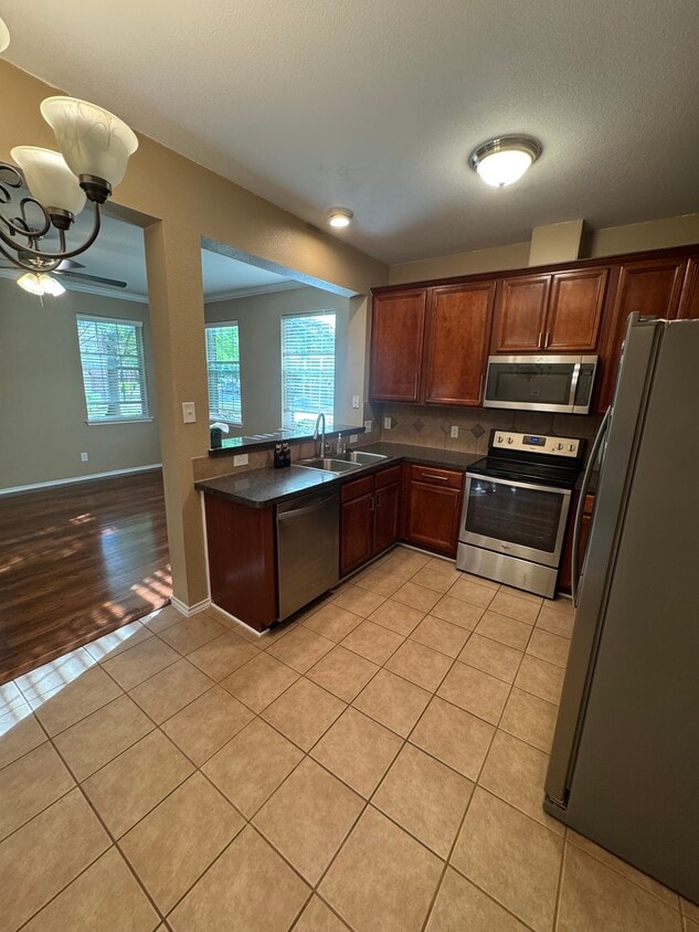 Foto principal - 4144 Kyndra Cir