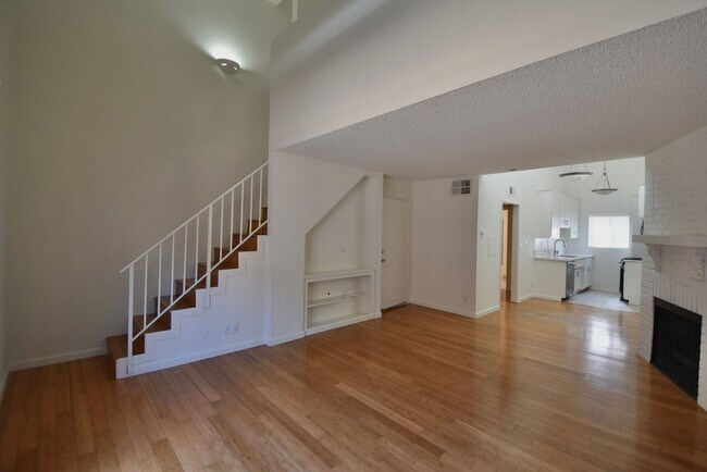 Building Photo - 11045
